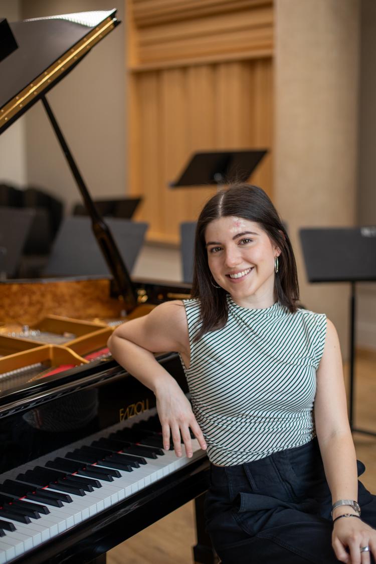 Nina - Pianist, Musicologist